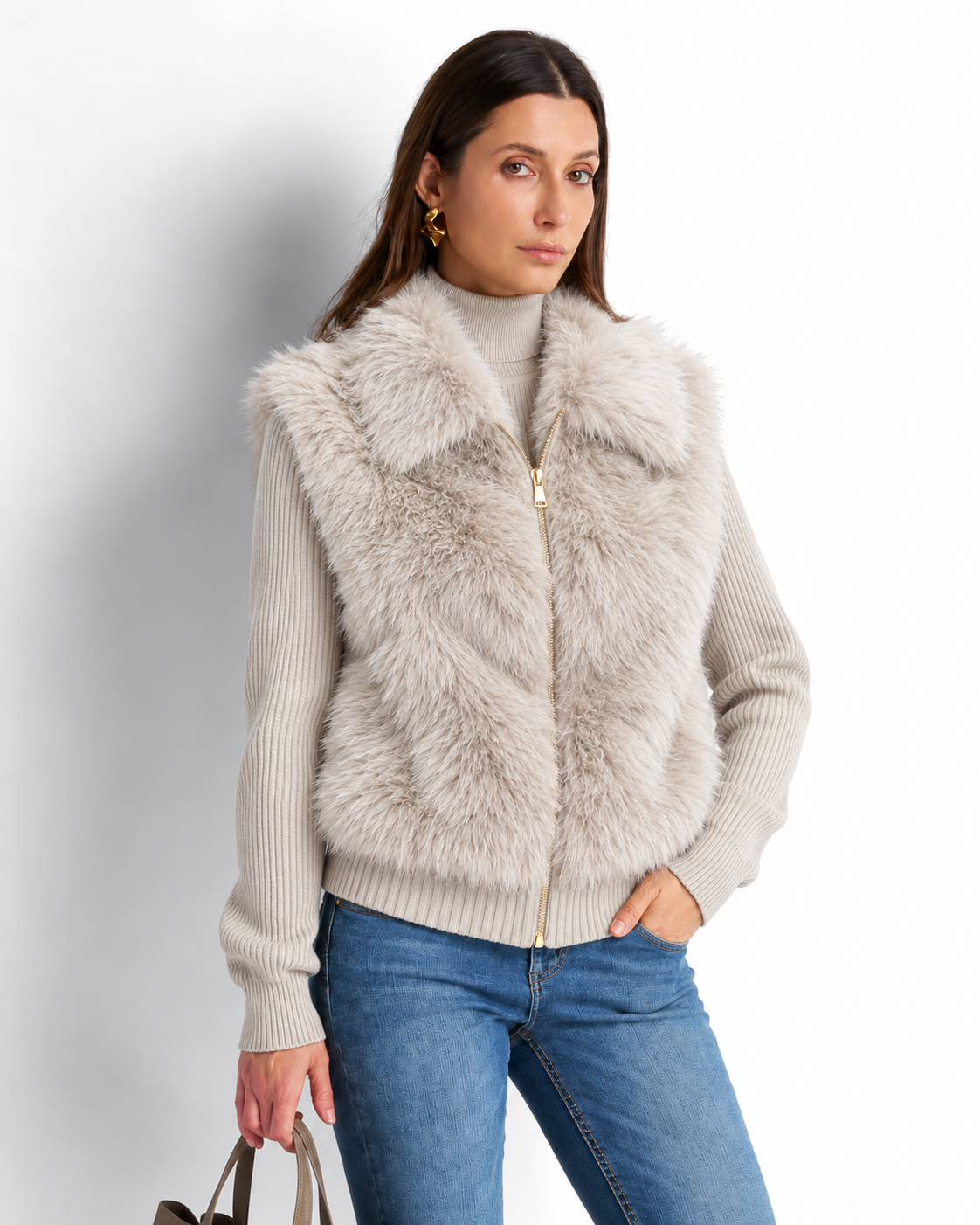 Faux Fur Gilet with Detachable Sleeves – 2-in-1 Jacket Biege  V8082